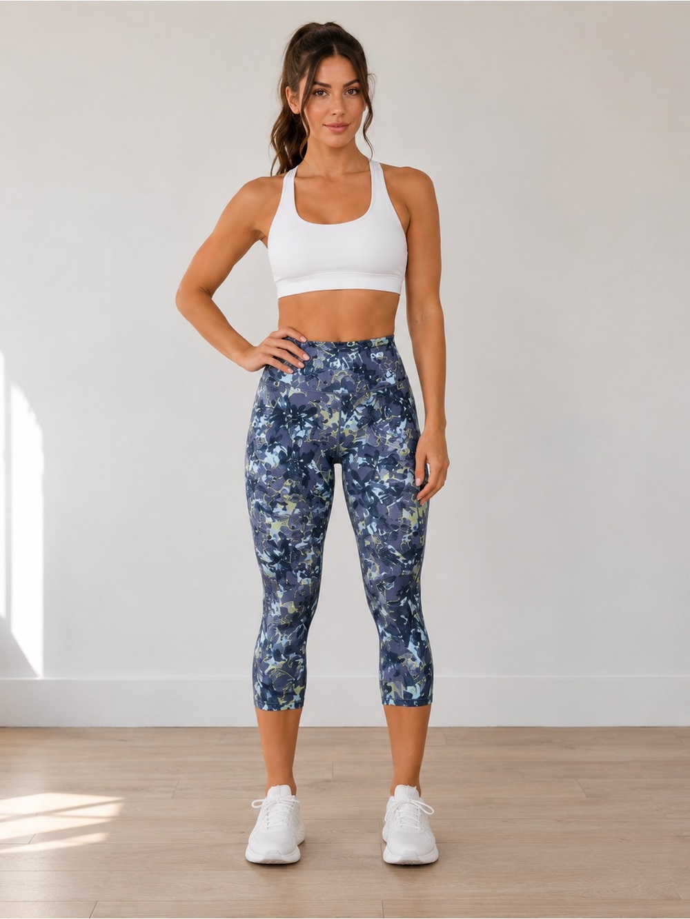 Fabletics Blue Floral Print Cropped Capri Workout Leggings Medium